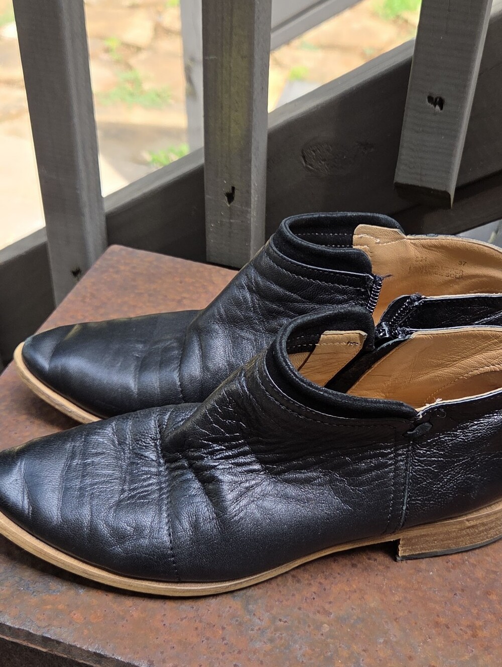 Avellini Made in Italy Black Leather Ankle Booties | Size 37 (6.5) | Zip Boot